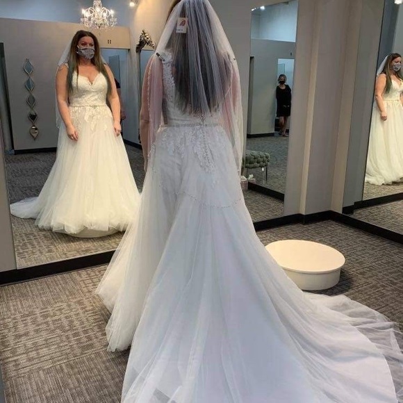 Street size 16w a line wedding dress - Picture 1 of 4